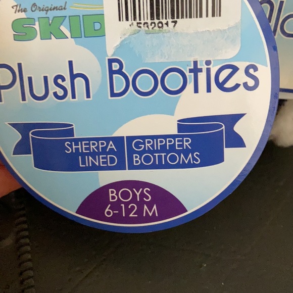 Skidders Plush Booties- Sports Theme - Picture 5 of 6